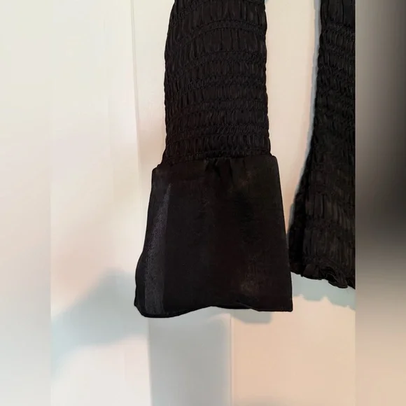 FRAME Smocked Off Shoulder Top in Black Size XS - Picture 15 of 16